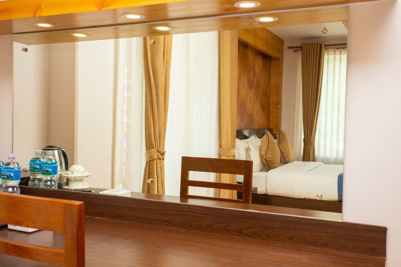 Hotel Lake Paradise Pokhara Kültér fotó
