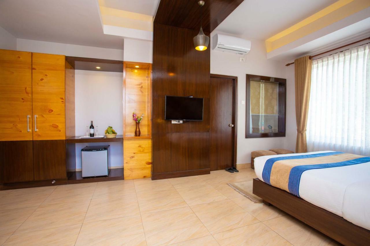 Hotel Lake Paradise Pokhara Kültér fotó