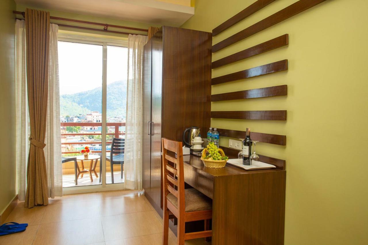 Hotel Lake Paradise Pokhara Kültér fotó
